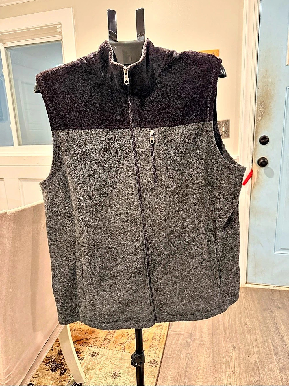 Croft & Barrow Men's Gray Black Full Zip Fleece Vest
